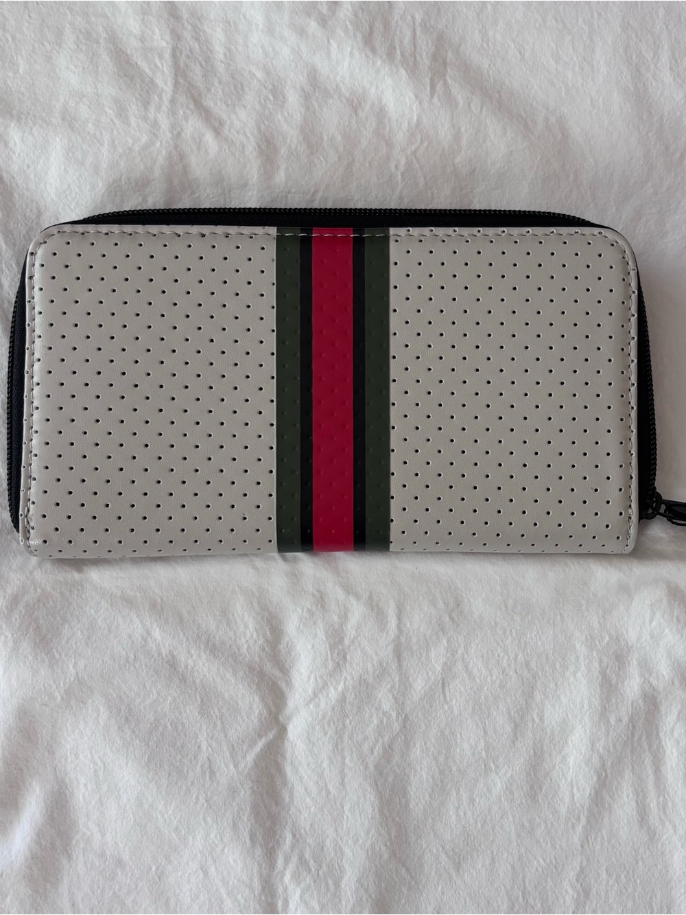 NWT-HAUTE SHORE Roma Cash Wallet with Red and Green Center Stripe